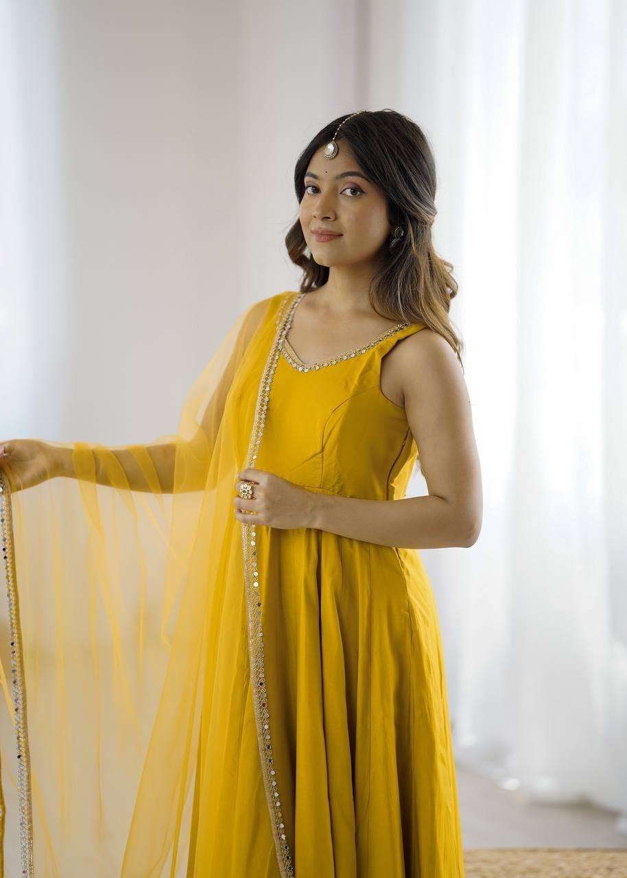 Womens Pure Romansilk Chanderi Anarkali Kurti with Pant & Dupatta Set - Image 4